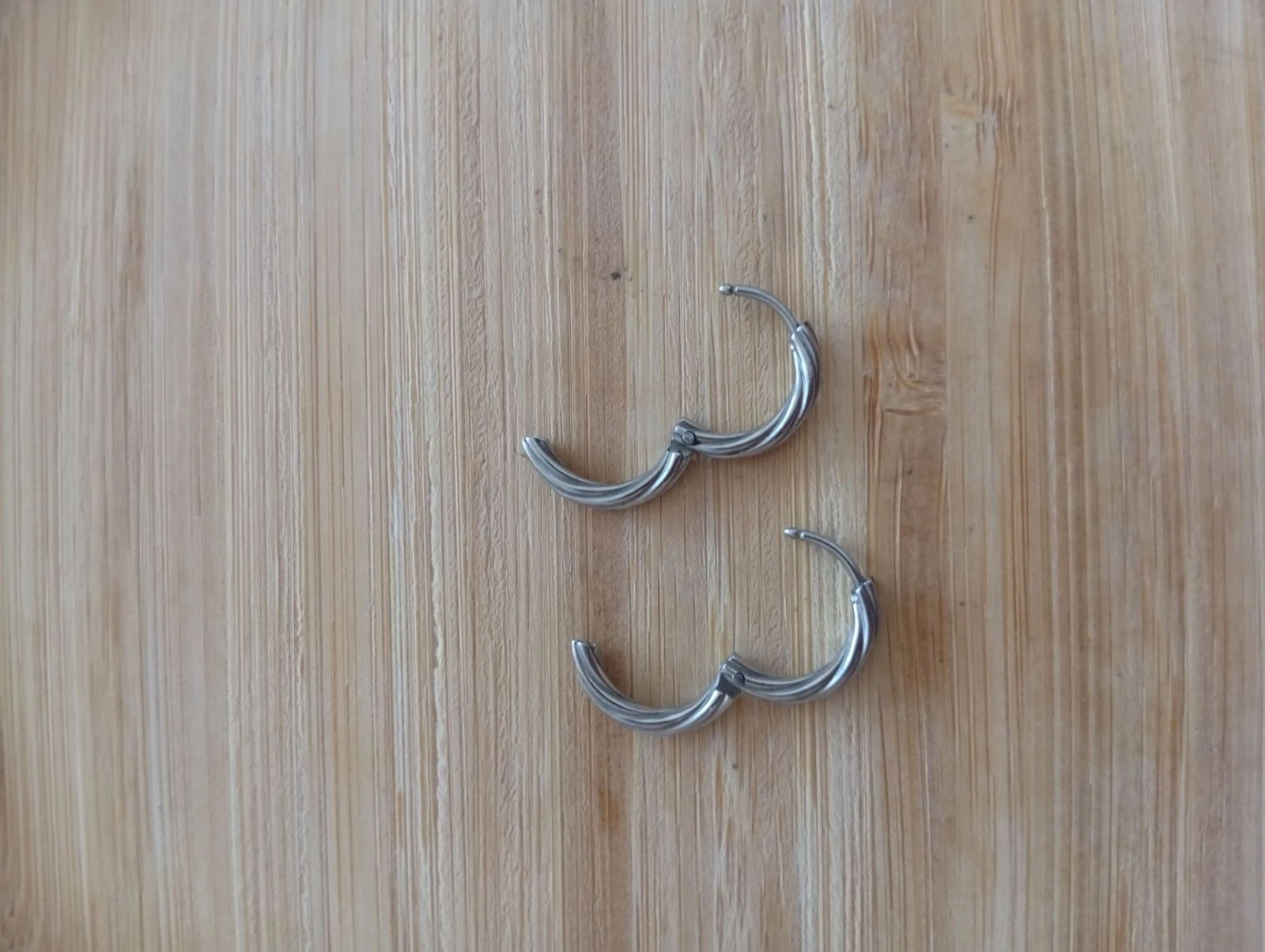 Stainless steel hoop earrings – photo 2